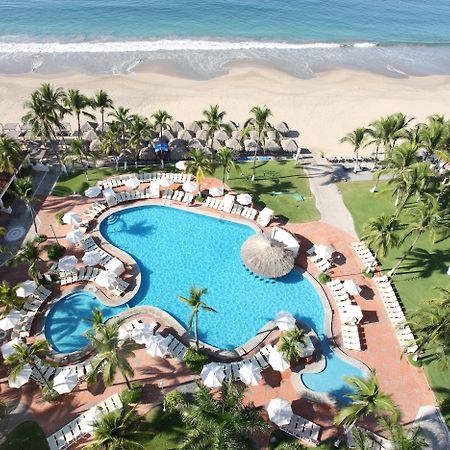Hotel Emporio Ixtapa à Ixtapa  Extérieur photo Aerial view of the pool at the Sheraton Beach Resort