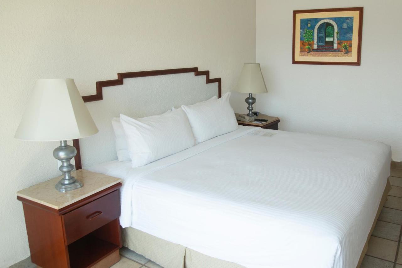 Hotel Emporio Ixtapa à Ixtapa  Extérieur photo