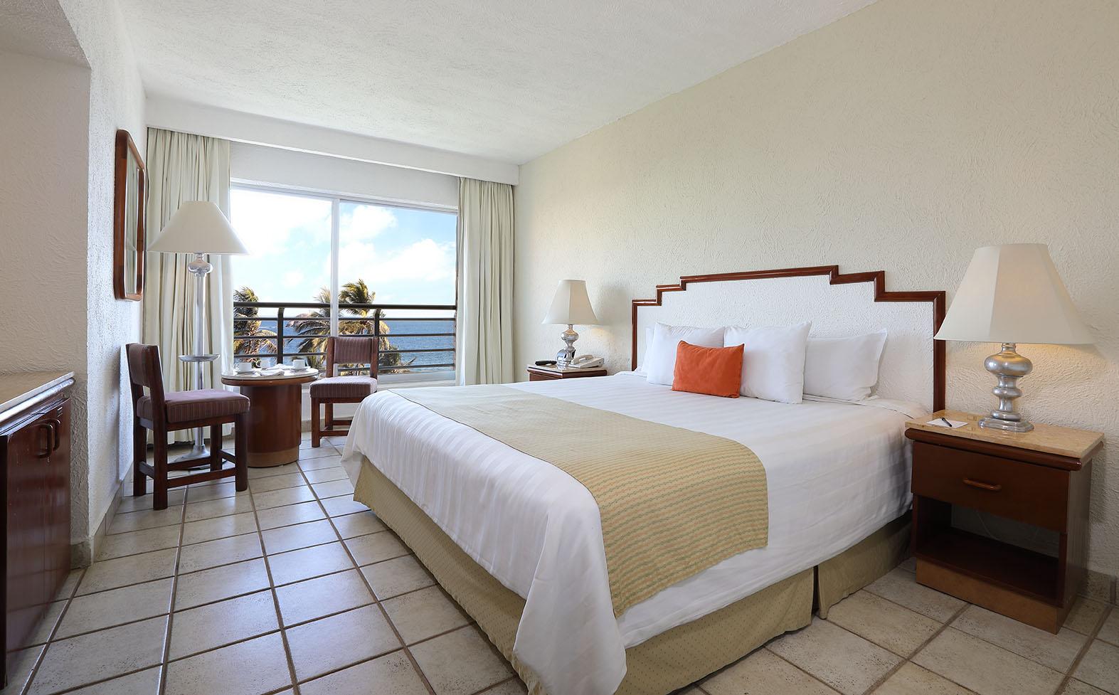 Hotel Emporio Ixtapa à Ixtapa  Extérieur photo A room at the hotel