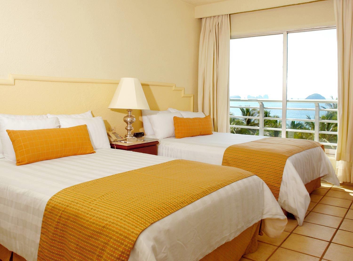 Hotel Emporio Ixtapa à Ixtapa  Extérieur photo A typical hotel room