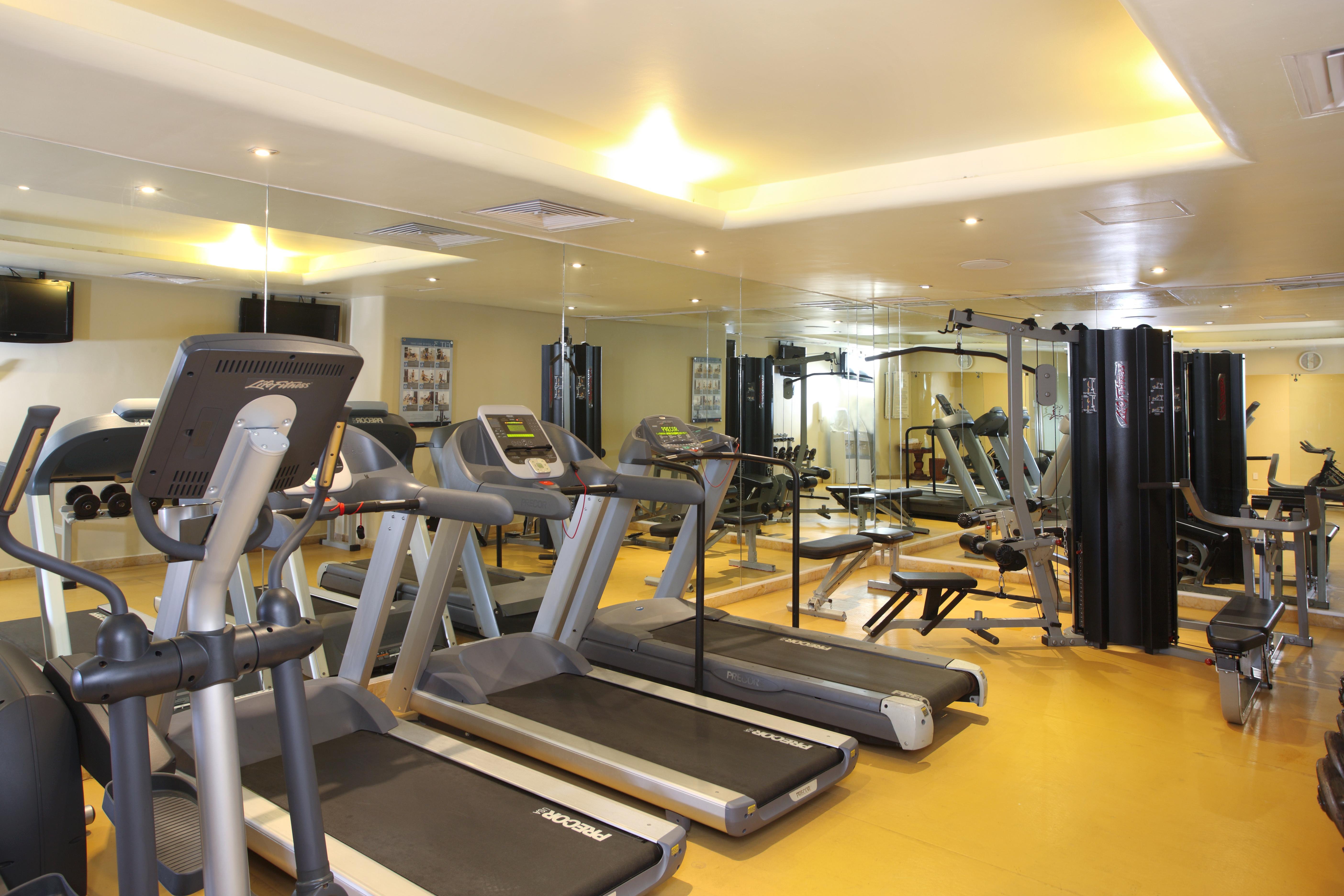 Hotel Emporio Ixtapa à Ixtapa  Extérieur photo The gym at the hotel
