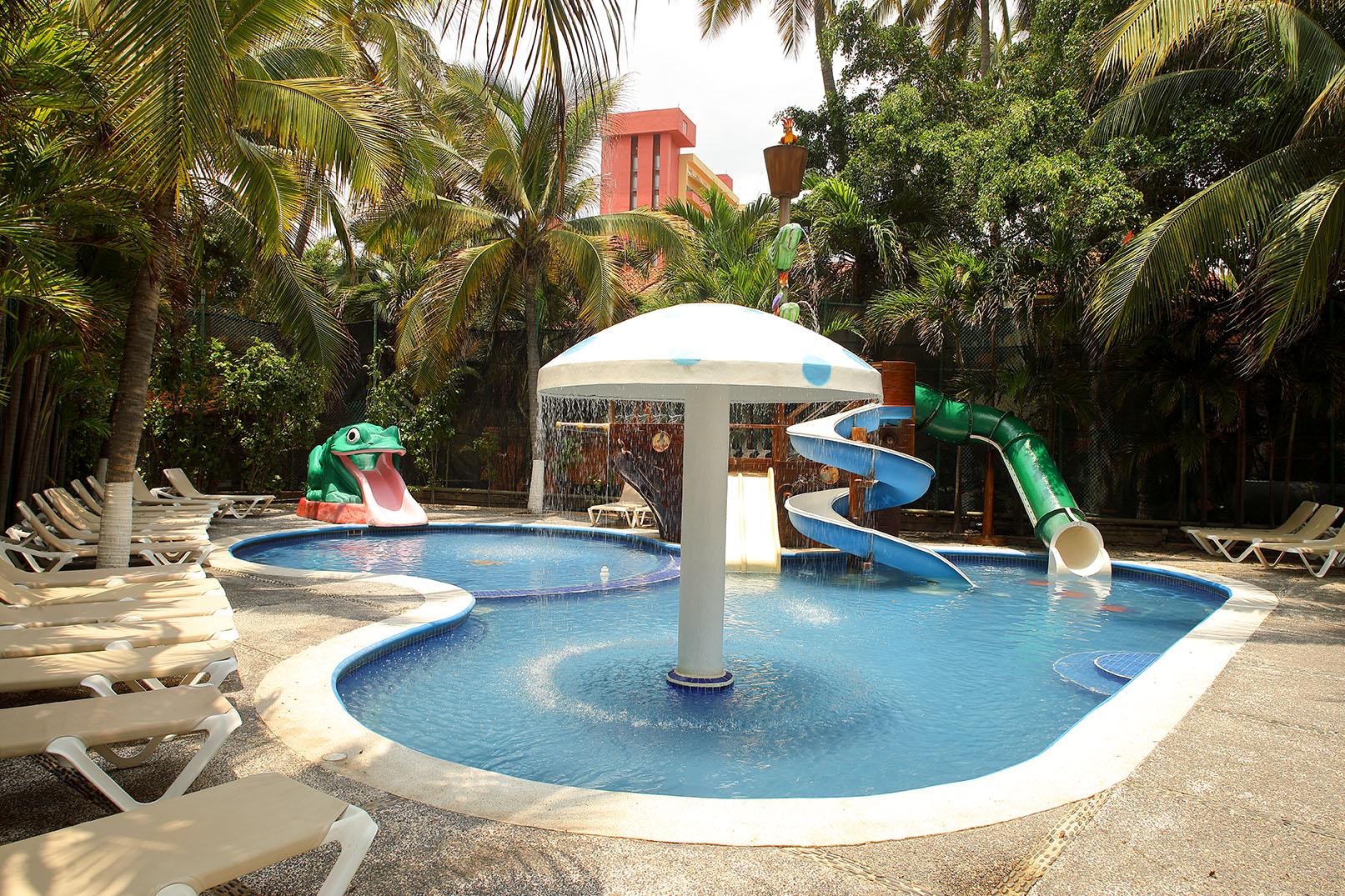 Hotel Emporio Ixtapa à Ixtapa  Extérieur photo
