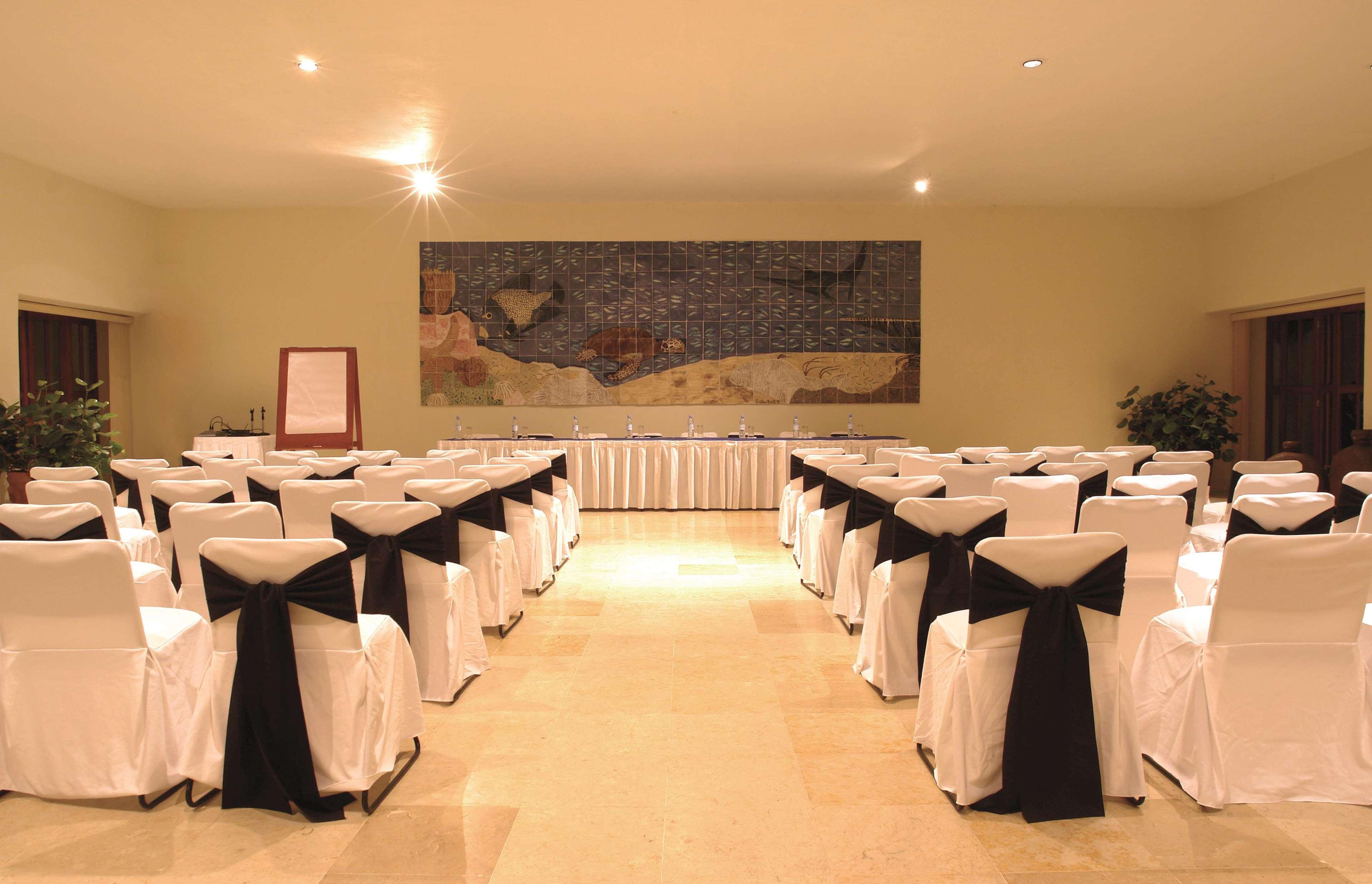 Hotel Emporio Ixtapa à Ixtapa  Facilités photo A meeting room at a hotel