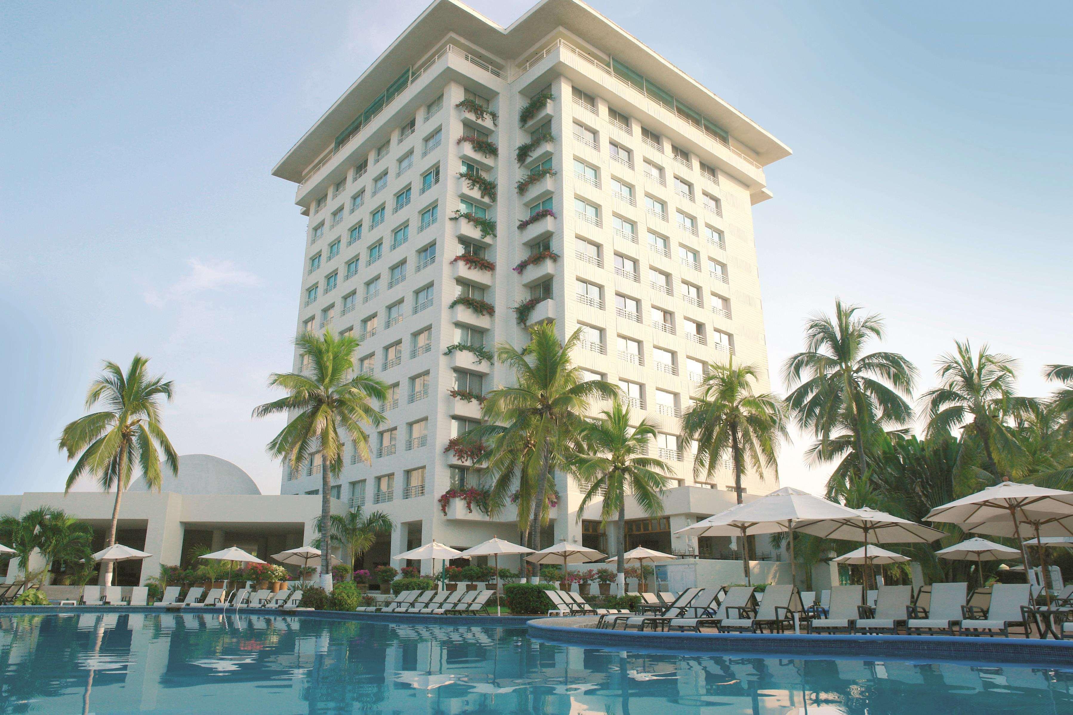 Hotel Emporio Ixtapa à Ixtapa  Extérieur photo The hotel's main building
